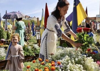 День Незалежності у Львові розпочали із вшанування пам’яті загиблих Героїв (фото)