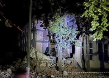 Російська армія завдала авіаудару по будівлі університету в Сумах