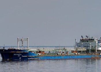 Біля Керченської протоки тонуть два російські танкери