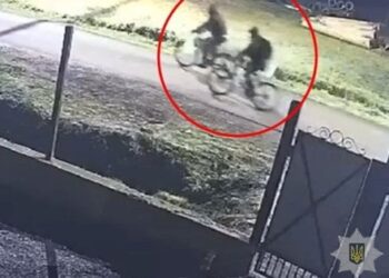 Двоє закарпатців на замовлення РФ підпалили будівлю сільради та вежу мобільного зв’язку