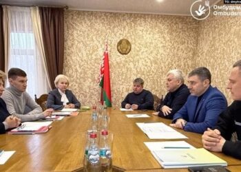 Журналісти помітили на переговорах про полонених між РФ та Україною білоруських представників