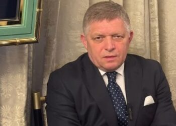 Фіцо погрожує зменшити підтримку українців через припинення транзиту російського газу