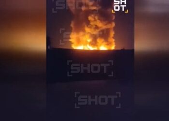 У Калузькій області РФ виникла масштабна пожежа на заводі з переробки пластику