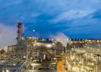 Дрони атакували один з найбільших НПЗ та завод з виробництва сухпайків для армії Росії