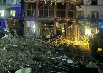 Росіяни вдарили ракетою по готелю у Кривому Розі, двоє загиблих