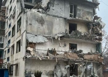 Росіяни атакували авіабомбою багатоповерхівку в Сіверську