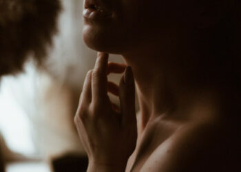 Ukraińskie dziewczyny wymieniają intymne zdjęcia za pieniądze dla Sił Zbrojnych Ukrainy