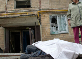 Od początku wojny charkowscy ratownicy wyjęli spod gruzów 150 ciał zmarłych.