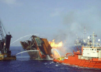 Okupanci nie mogą ugasić pożaru platform wiertniczych na Morzu Czarnym