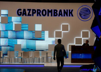 Okupanci otrzymują pieniądze za wojnę w banku, którego nie dotknęły zachodnie sankcje.