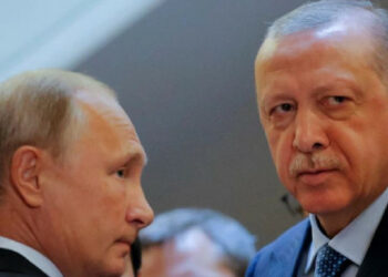 Putin namawia Erdogana do otwarcia fabryki Bayraktar w Rosji – media