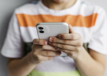 Rosjanie wykorzystują ukraińskie dzieci za pośrednictwem sieci społecznościowych, aby dostosować ogień