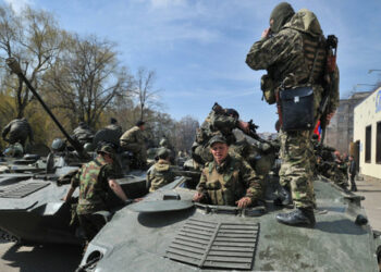 Rosyjskie wojsko buduje zdolności bojowe w Donbasie – dobócie