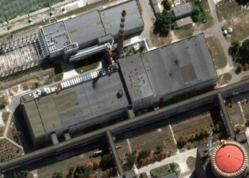 Satelity rejestrowały sprzęt wojskowy w pobliżu reaktorów i w dachu ZNPP