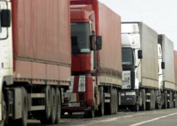 Siły Zbrojne Ukrainy potrzebują 120 ciężarówek we Lwowie do transportu pomocy z zagranicy