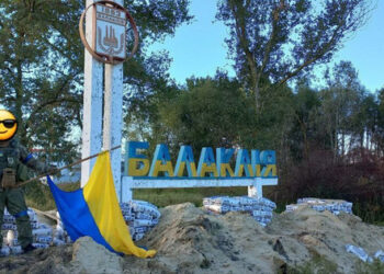 "Zostały nam placki, prawda?". Jak mieszkańcy balaklii spotykają się z Siłami Zbrojnymi Ukrainy