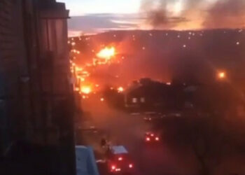 W rosyjskim Irkucku myśliwiec spadł na dom