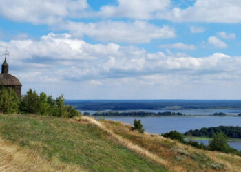 Archeolodzy odkryli tysiącletnie pomniki w regionach zniszczonych wojną w obwodzie kijowskim