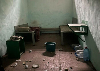 Policja pokazała salę tortur urządzoną przez okupantów w Snihurivce
