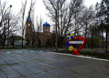 Pracownik socjalny zabity przez rosyjski ostrzał szkoły w Orikhov