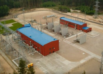 Rosja zniszczyła najnowocześniejszą stację elektroenergetyczną wysokiego napięcia na Ukrainie (wideo)