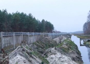 Pas wzdłuż granicy Ukrainy z Rosją i Białorusią zostanie powiększony o 2 km