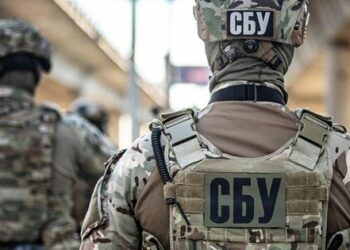 Двоє російських шпигунів намагались влаштувати свого агента в оборонний завод у Києві