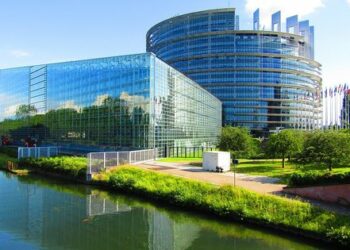 Європарламент проголосував за збільшення виробництва боєприпасів для України