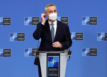 Генсек НАТО заявив про початок навчання українських пілотів на F-16