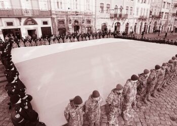 Скільки коштує український прапор