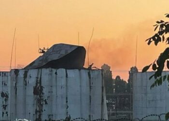 Росіяни знову атакували Одещину: зруйновано ангар із зерном, є постраждалі