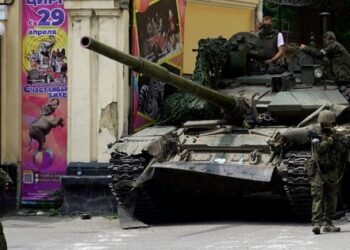 У Росії через заколот «вагнерівців» затримали 13 офіцерів