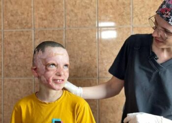 Після року лікування у Німеччині 8-річний хлопчик повернувся до Львова на реабілітацію