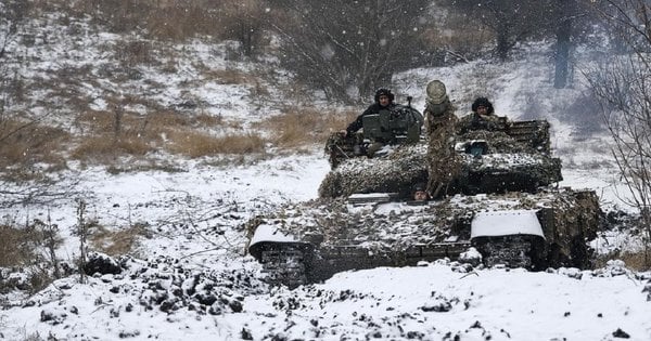 ЗСУ згорнули низку своїх операцій через брак західної допомоги, – Тарнавський