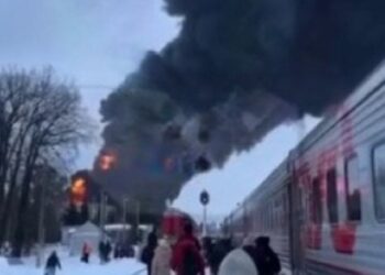 Дрони ГУР атакували нафтобазу і пороховий завод в Росії