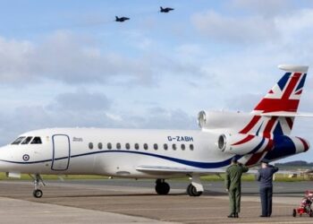 Росія глушила сигнал на літаку міністра оборони Великої Британії, – Reuters