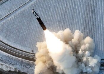 КНДР використовує війну в Україні, щоб випробовувати свої ракети, – Bloomberg