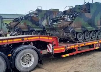 Литва передала Україні командно-штабні машини М577