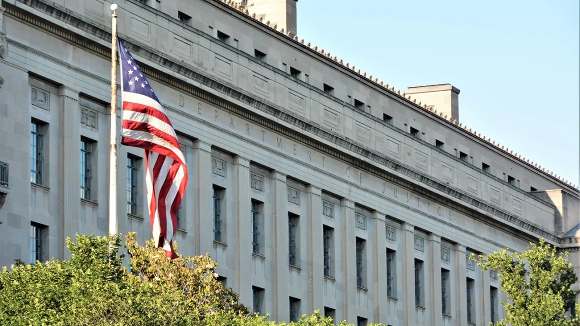 Два росіянина в США зізналися у поставках електроніки для російської зброї