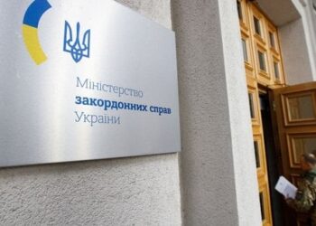 Україна вимагає від Білорусі відвести війська, які стягують до кордону під виглядом «навчань»