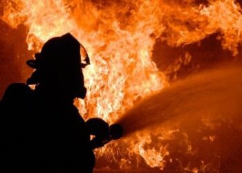 Унаслідок російської атаки на Хмельниччині горіли два житлові будинки