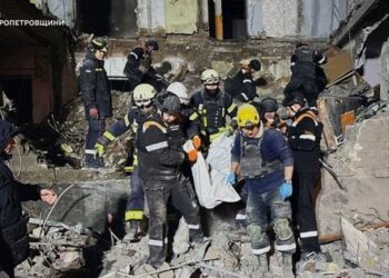 У Кривому Розі з-під завалів п'ятиповерхівки дістали тіла трьох дітей