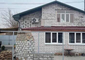 На Дніпропетровщині командир частини змушував підлеглих будувати будинки родичам