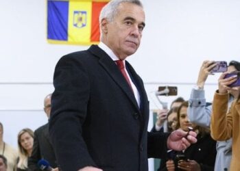 Лідер першого туру президентських виборів у Румунії хоче зупинити допомогу Україні