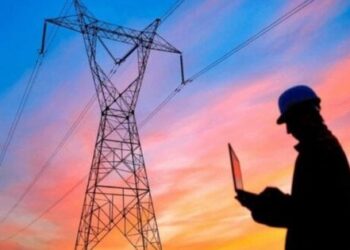 Через обстріли «Укренерго» запровадило відключення світла у двох регіонах