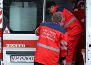 На Херсонщині росіяни скинули з дрона вибухівку на 11-річну дівчинку