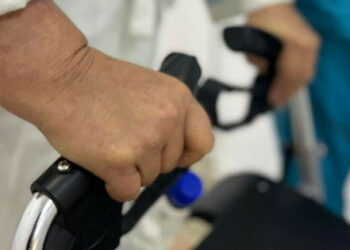 Lviv doktori su spasili starijeg dobrovoljca iz Kersona, kome su okupatori slomili kičmu