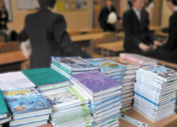 Ministarstvo prosvete uklonilo je radove ruskih i beloruskih autora iz nastavnog ispred