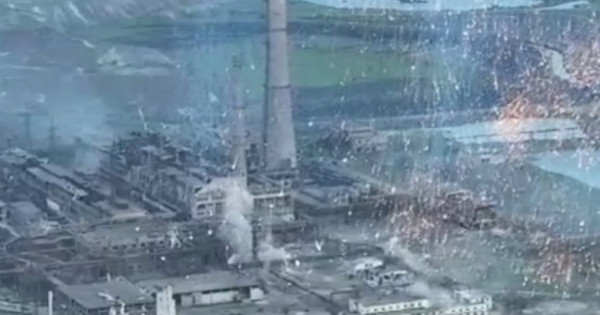 Rusi počeli da koriste zabranjene bombe protiv branitelja "Azovstala"