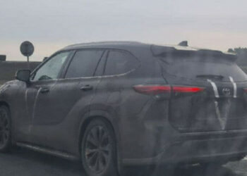 Ruski osvajači voze u Belorusiji u automobilima ukradenim u Ukrajini